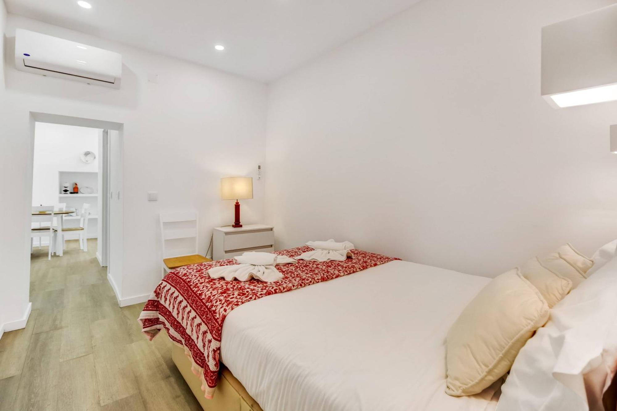 Amalia Apartments In Santos Lisbon Exterior photo